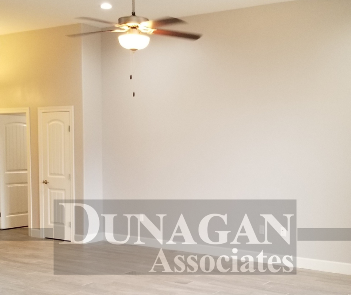 401 Baler Ln - Photo 3 of 17