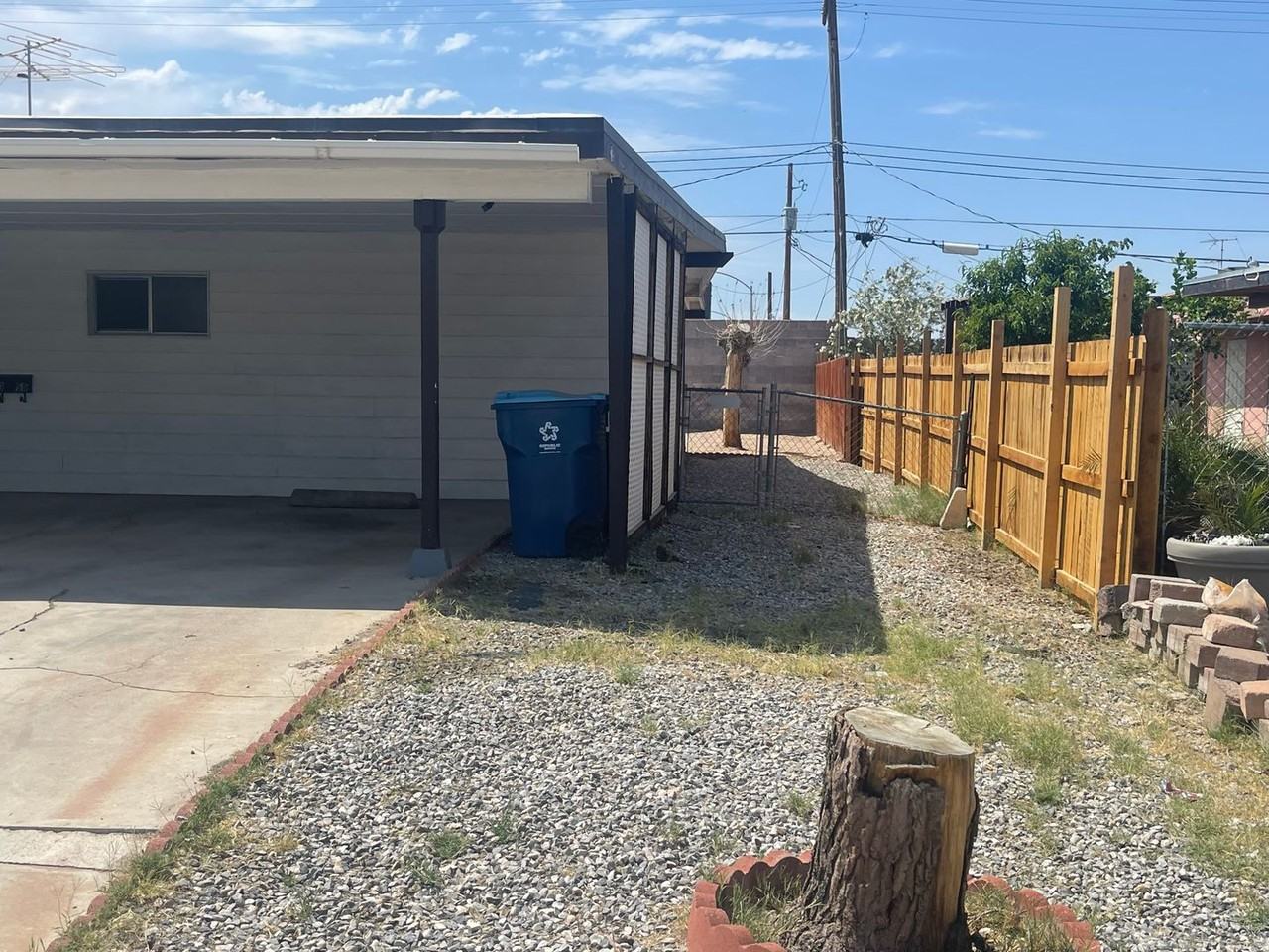 5055 Blanton Dr - Photo 2 of 32
