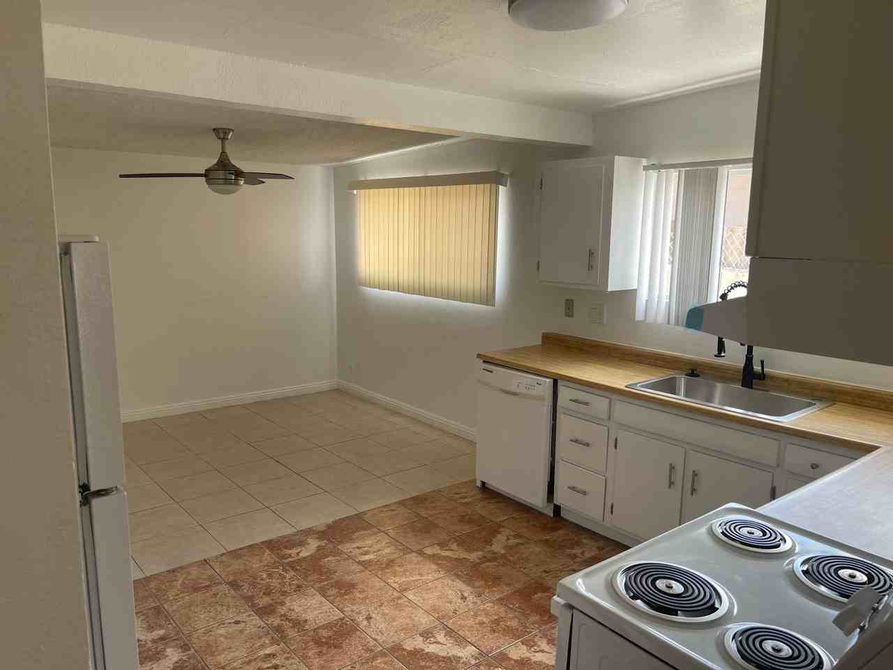 5055 Blanton Dr - Photo 7 of 32