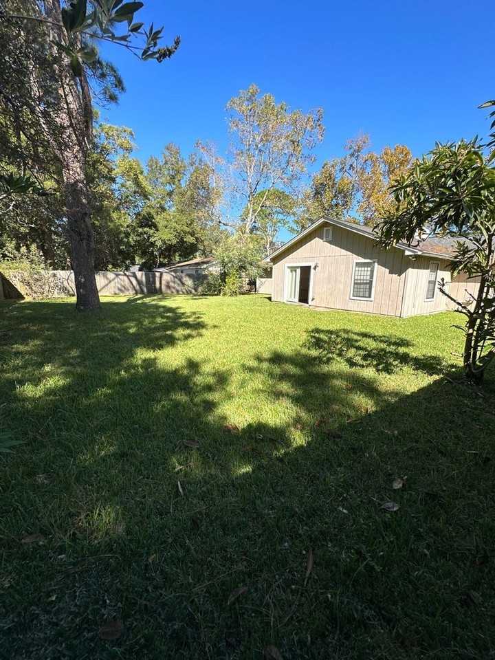 3242 Varnell Dr - Photo 2 of 12
