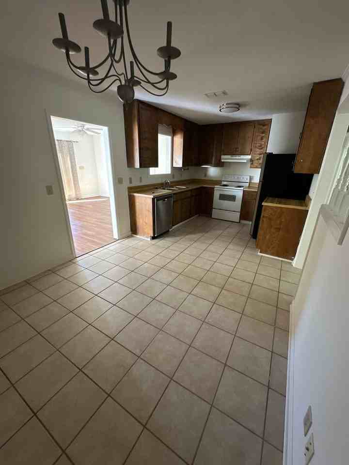 3242 Varnell Dr - Photo 3 of 12
