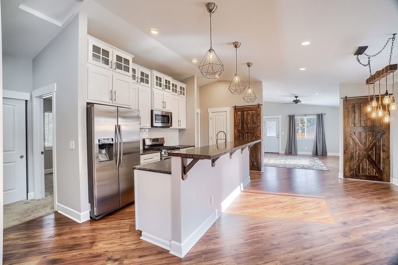 417 N West St - Photo 4 of 22