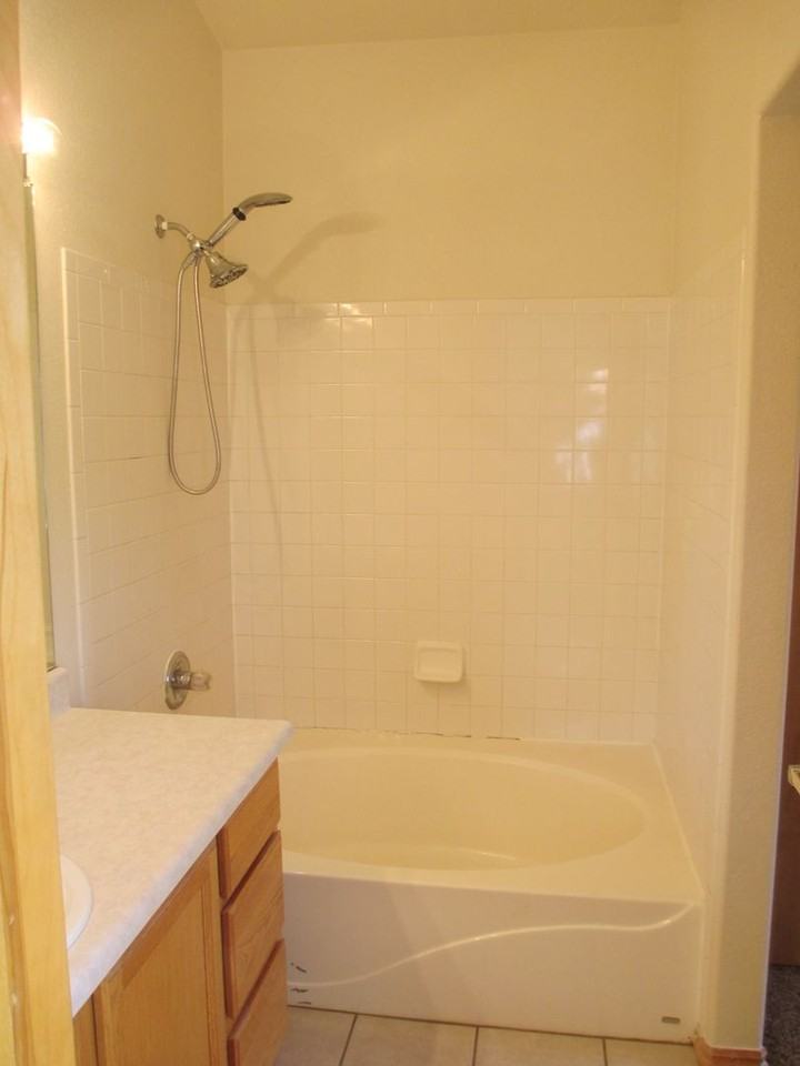 8720 Rosebud Pl - Photo 7 of 10