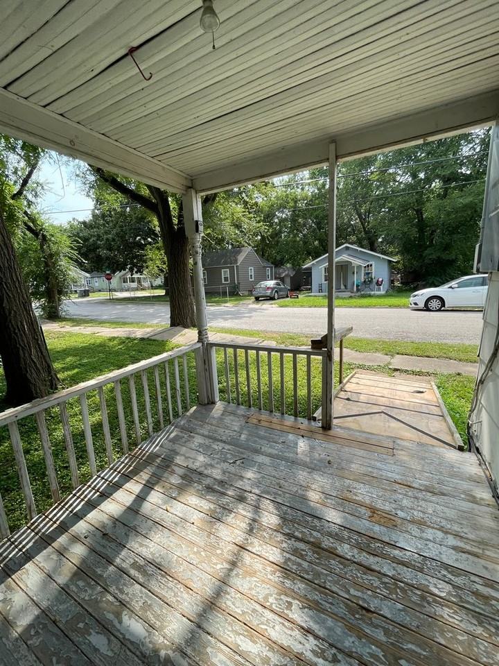 504 Chestnut St - Photo 2 of 19