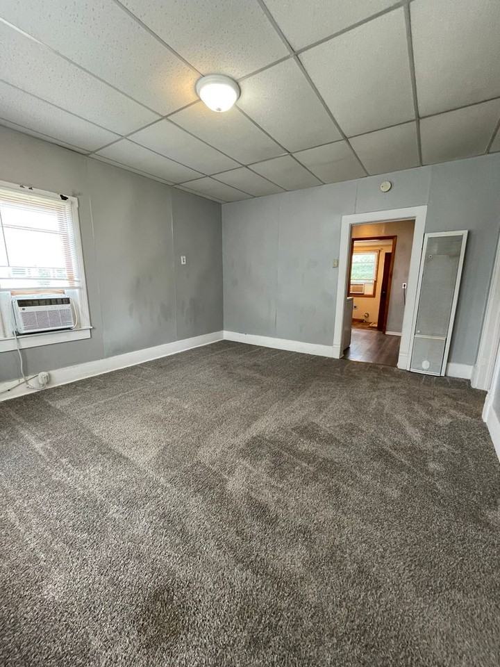 504 Chestnut St - Photo 3 of 19