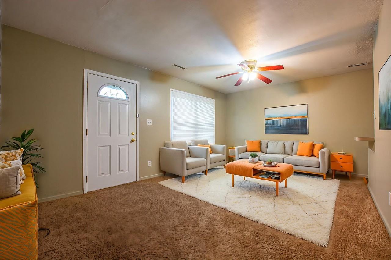1410 Lindwood Dr - Photo 5 of 21