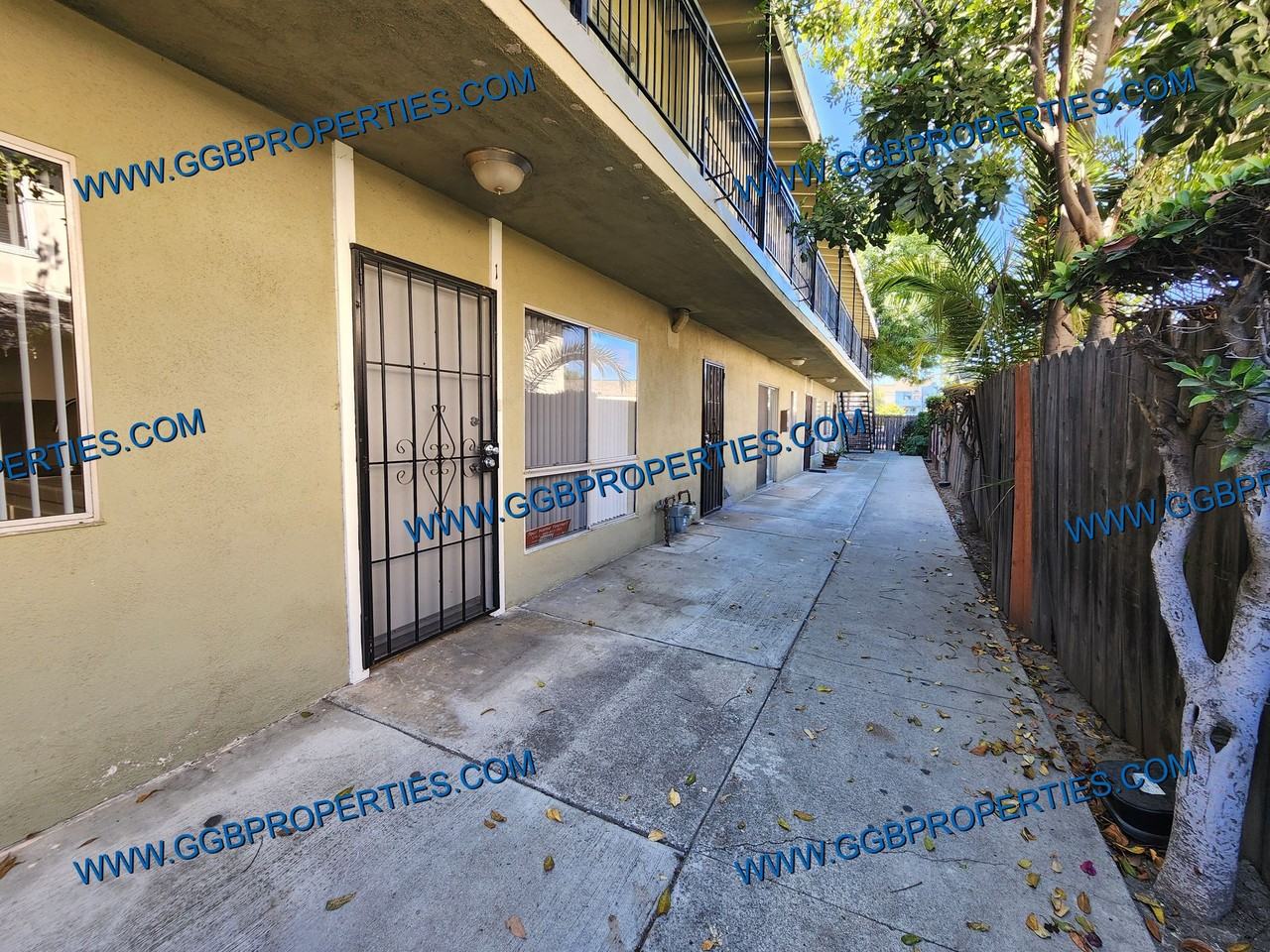 549 Nebraska Ave - Photo 2 of 5