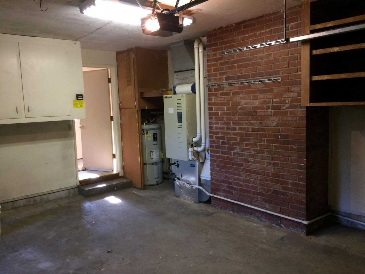1950 Nw 27th St - Photo 3 of 15