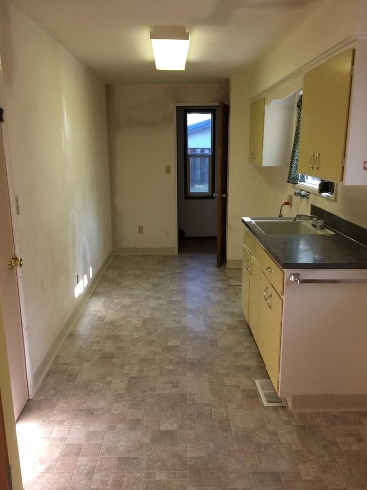1950 Nw 27th St - Photo 4 of 15