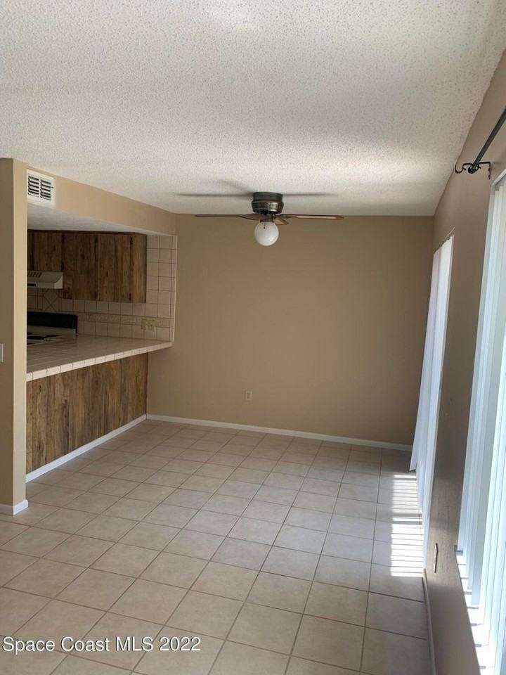 8721 Lantana Ct - Photo 3 of 13