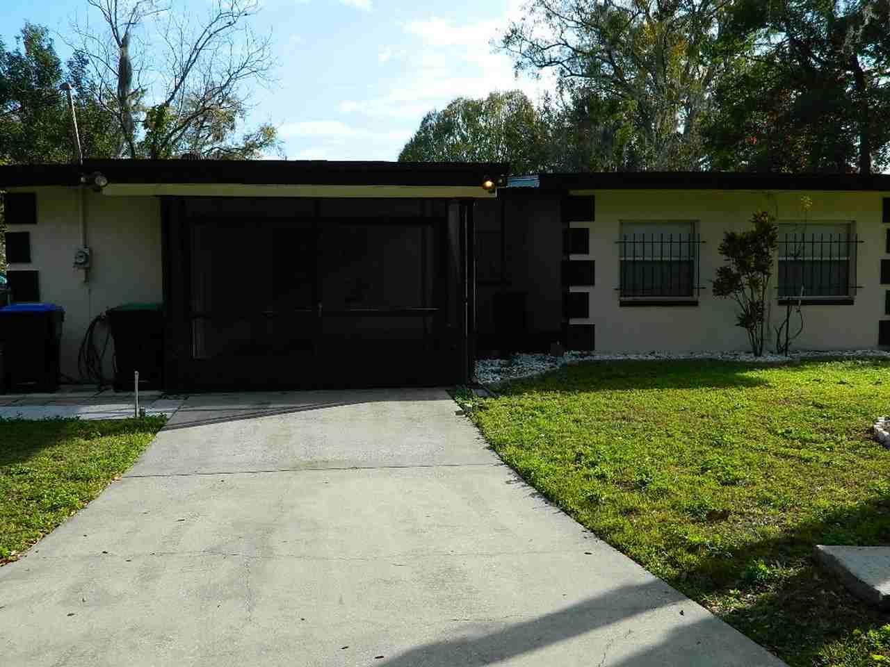 944 Kensington Dr - Photo 2 of 25