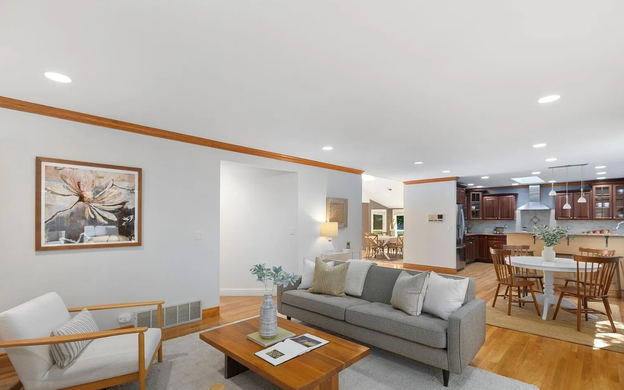 9925 Se 5th St - Photo 3 of 17