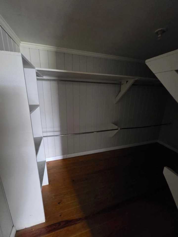 109 W 10th St - Photo 3 of 21