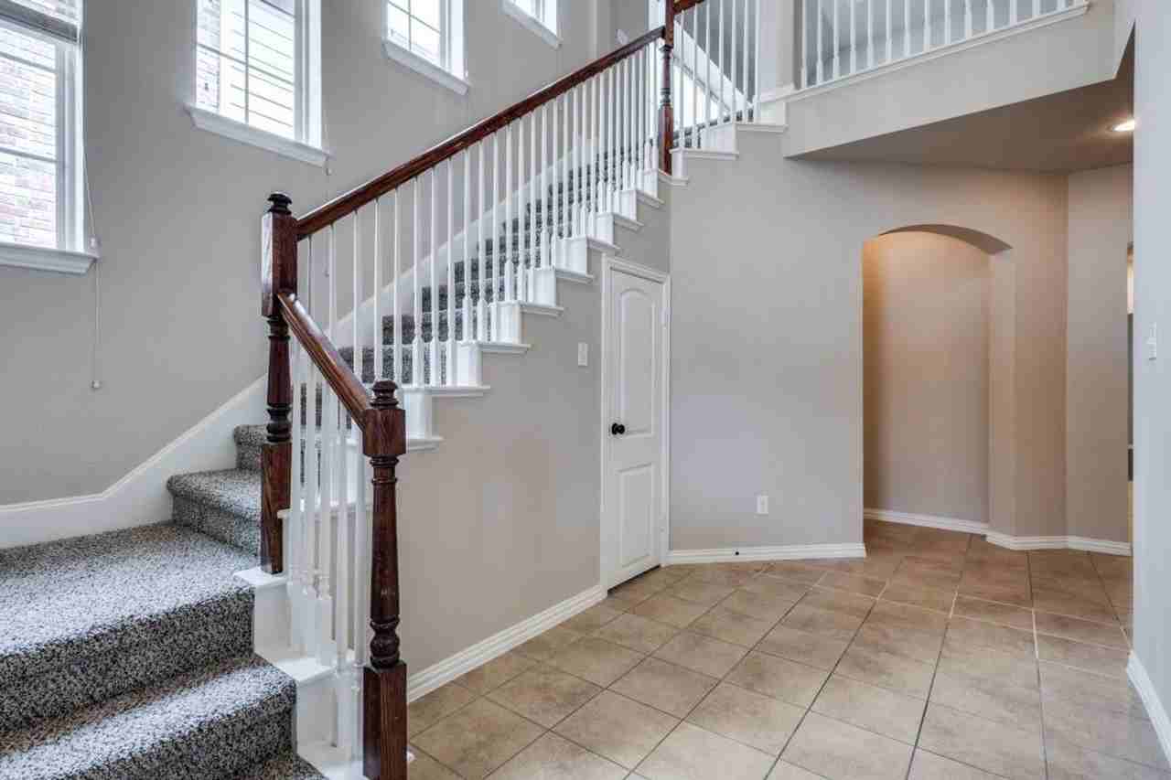 205 Chester Dr - Photo 3 of 22
