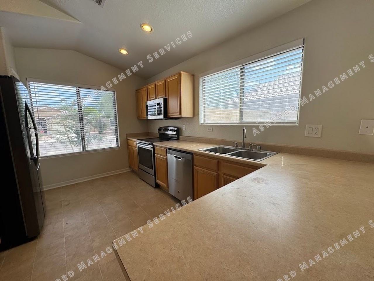 15154 W Fillmore St - Photo 5 of 21
