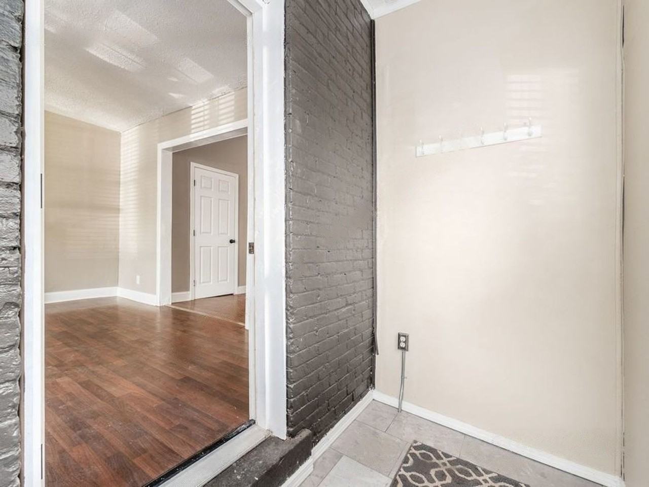 274 S Skidmore St - Photo 4 of 29