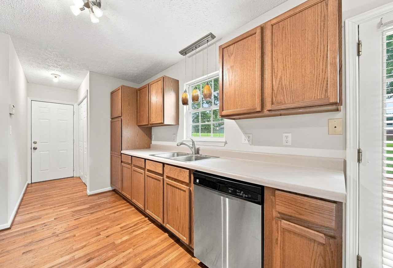 2441 Longford Dr - Photo 3 of 17