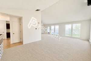 featured image of 431 E 5th St