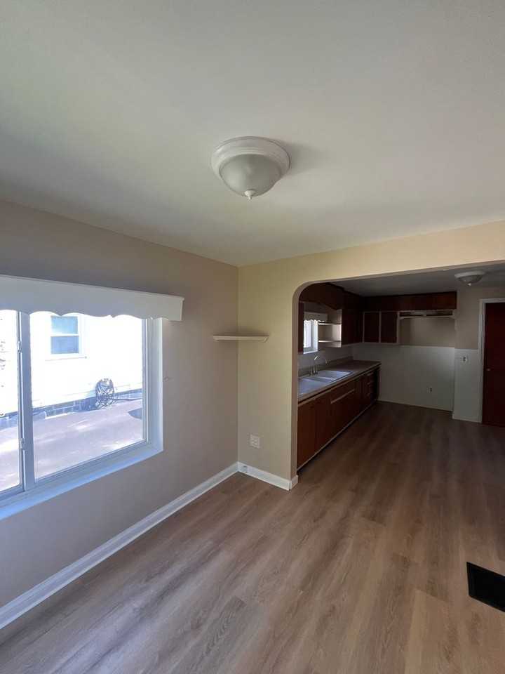 31 Ellsinore St - Photo 2 of 29
