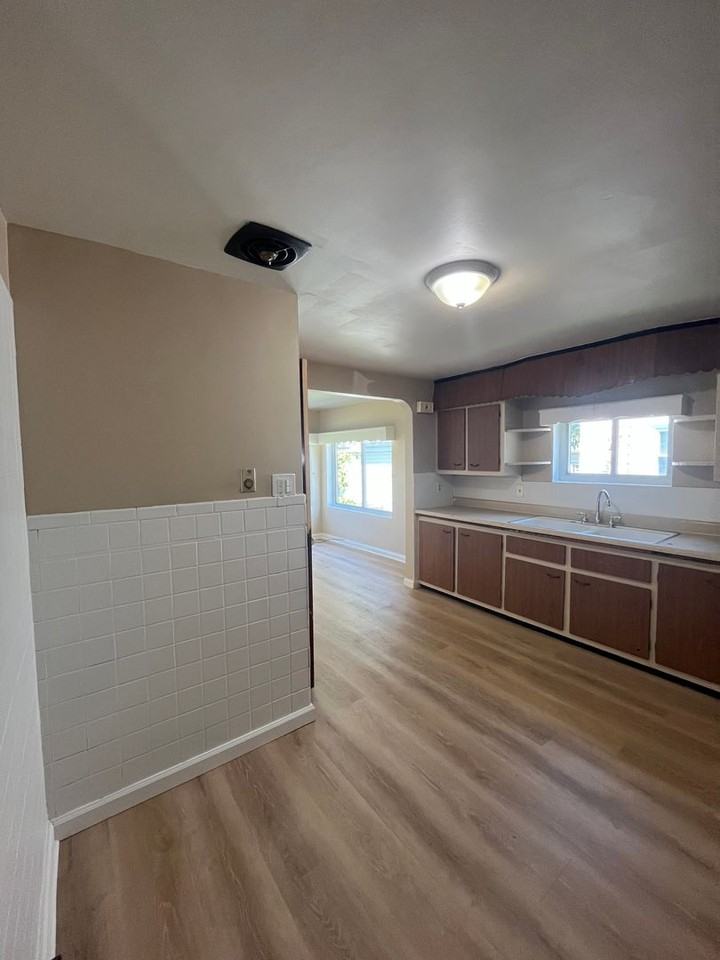 31 Ellsinore St - Photo 5 of 29