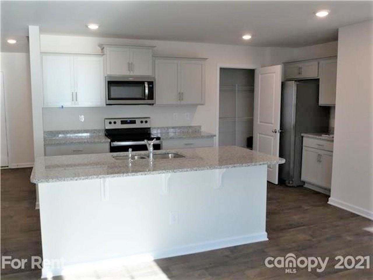 7257 Finnigan Rd - Photo 5 of 18