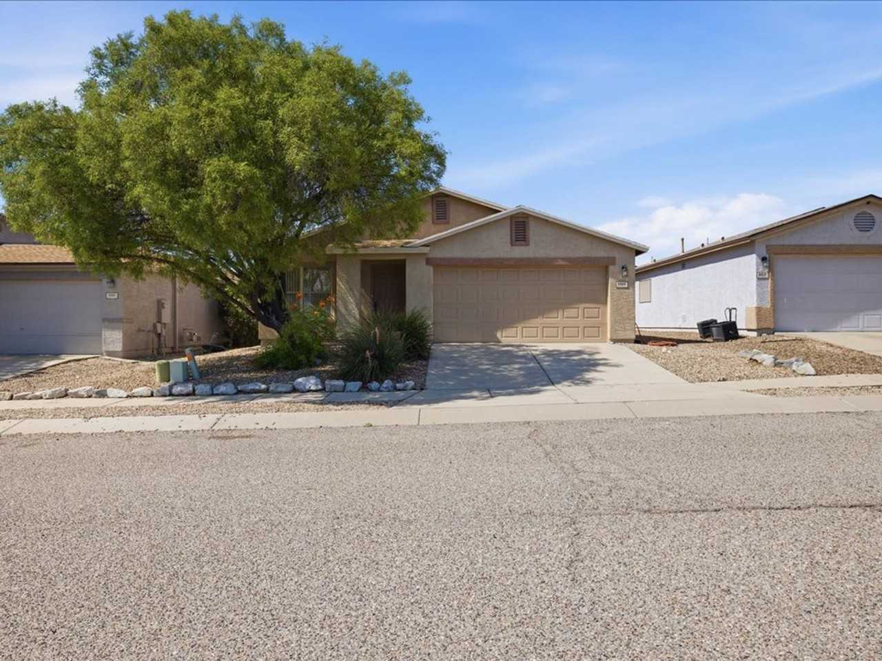9909 E Rocky Wash Dr - Photo 2 of 28