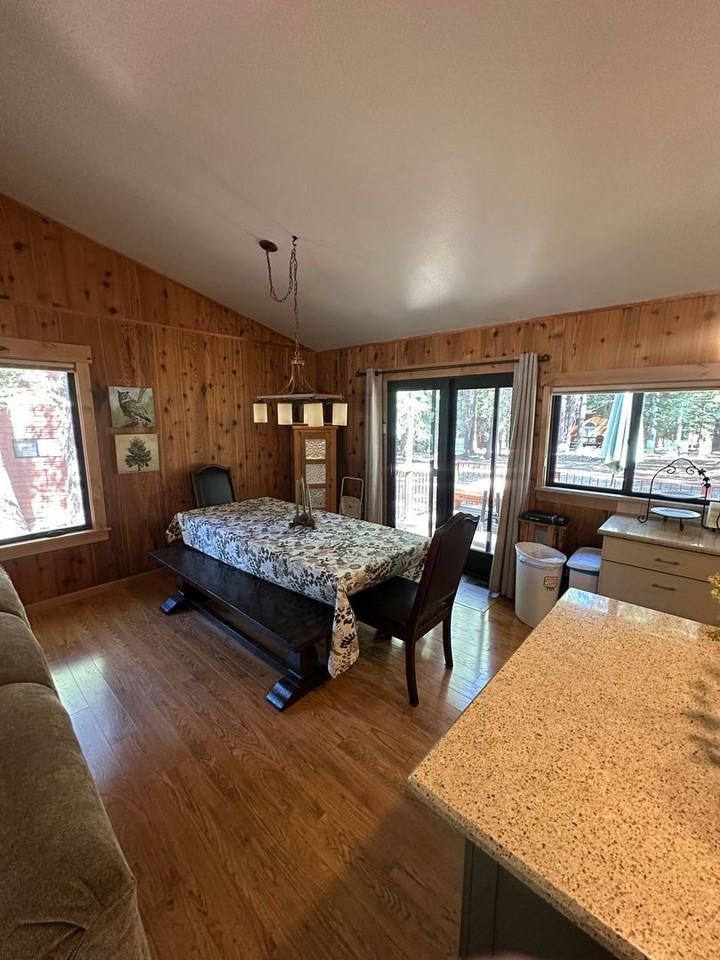 15891 Northwoods Blvd - Photo 5 of 19