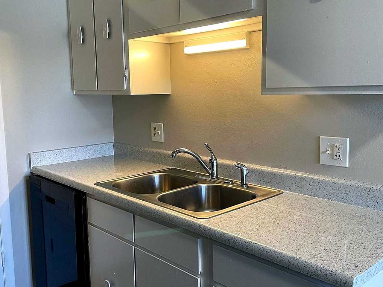 180 S. 20th Apartments - Photo 3 of 50