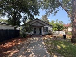 featured image of 3015 1/2 Cardinal Dr