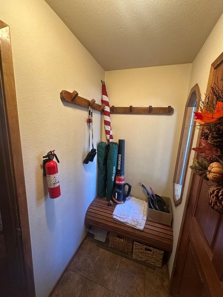 11275 Chalet Rd - Photo 2 of 15