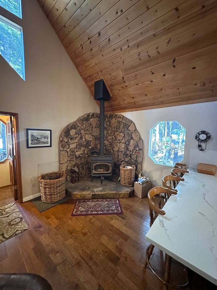 11275 Chalet Rd - Photo 6 of 15