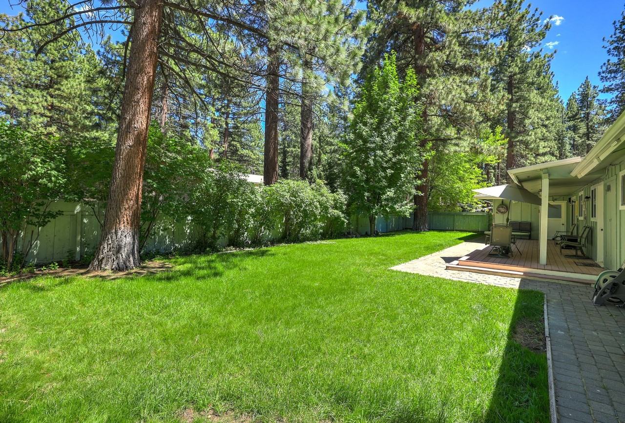 877 Sonoma Ave #B - Photo 3 of 11