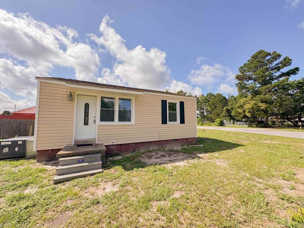 1919 Half Moon Cir - Photo 2 of 11