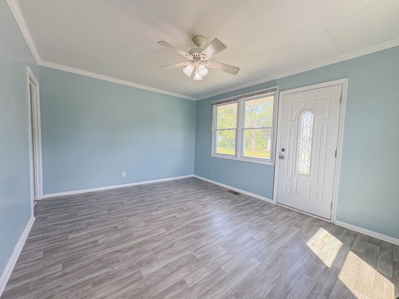 1919 Half Moon Cir - Photo 4 of 11