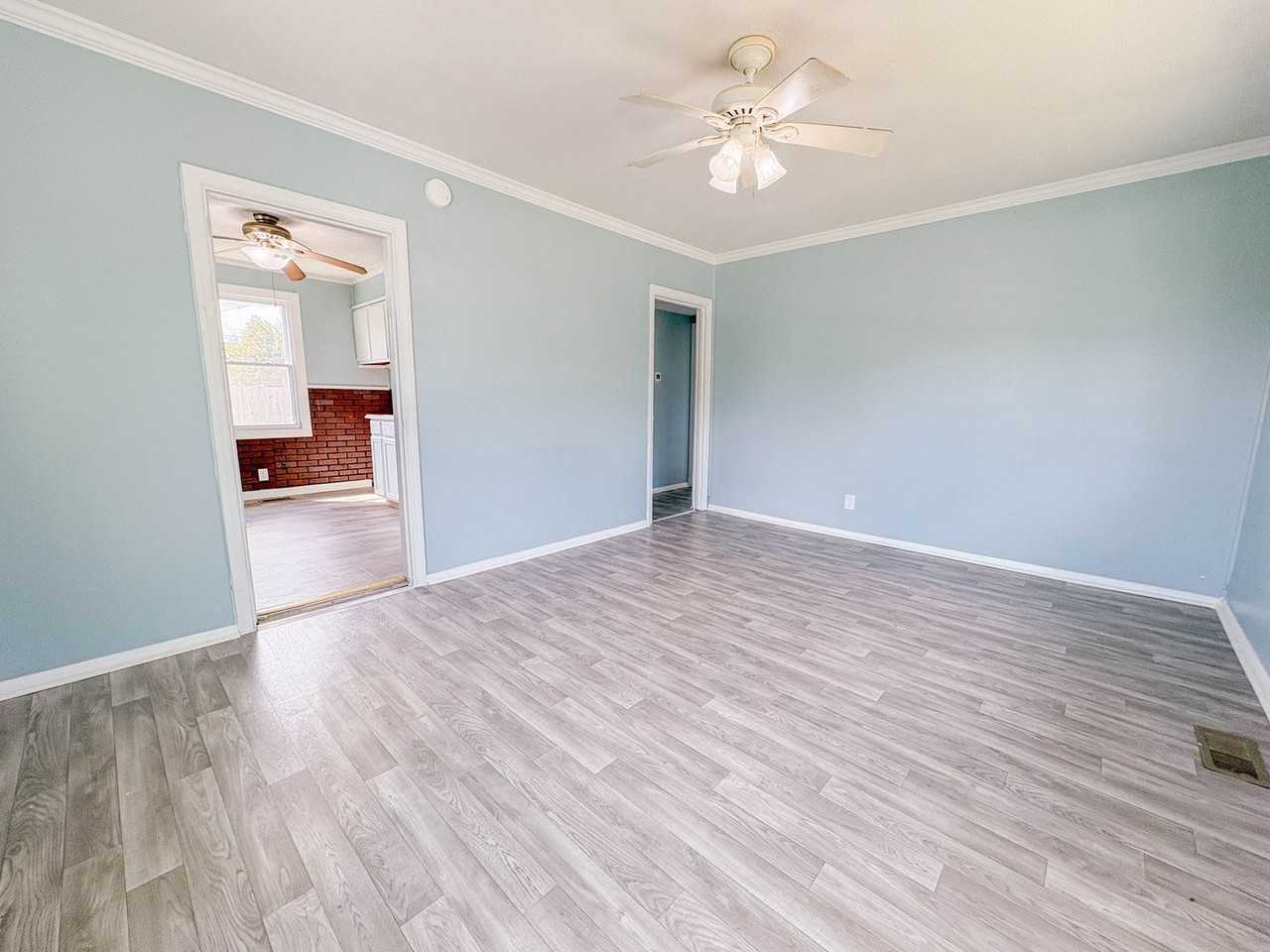 1919 Half Moon Cir - Photo 5 of 11