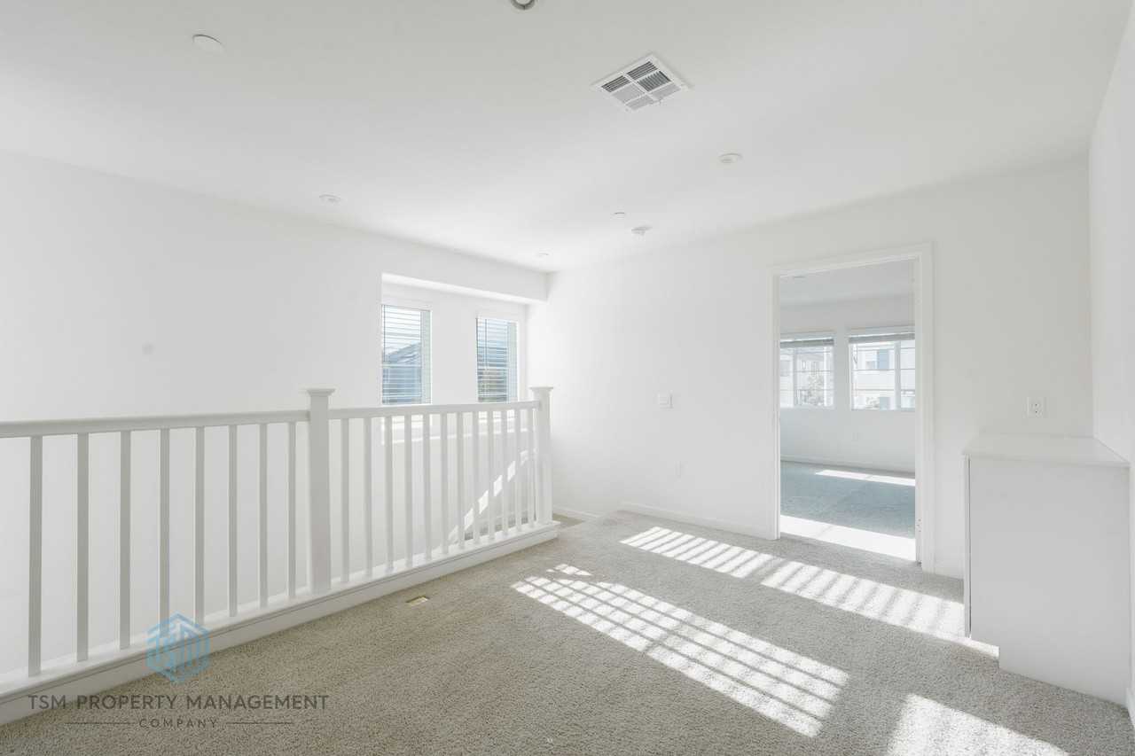 16040 Olivas Ln - Photo 7 of 19