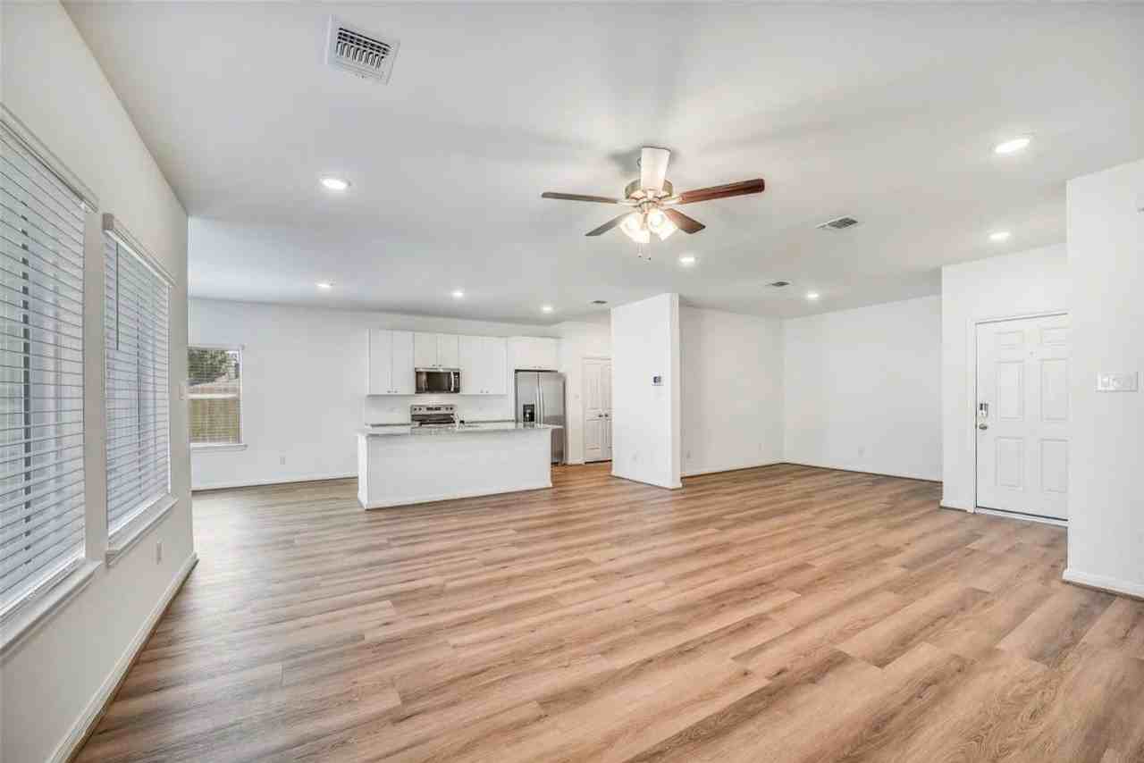 11955 Pondwood Dr - Photo 2 of 6