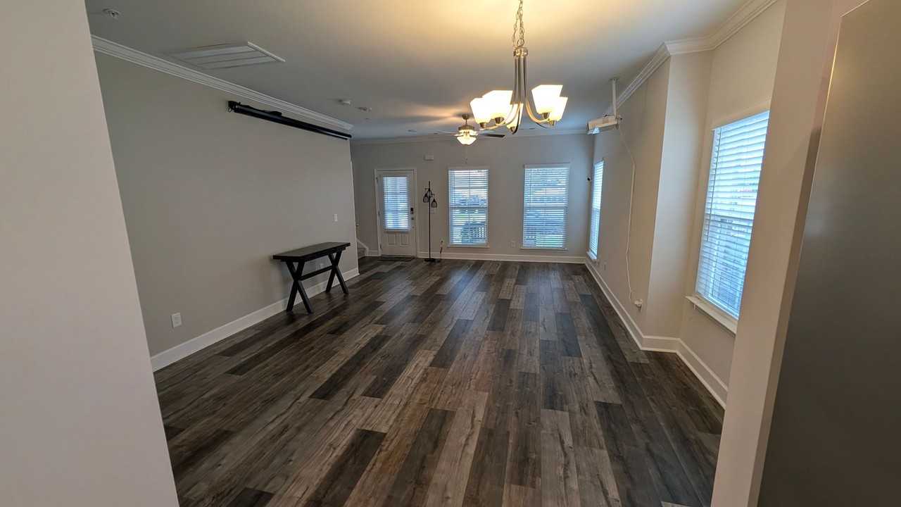 531 Farmstead Ln - Photo 5 of 27