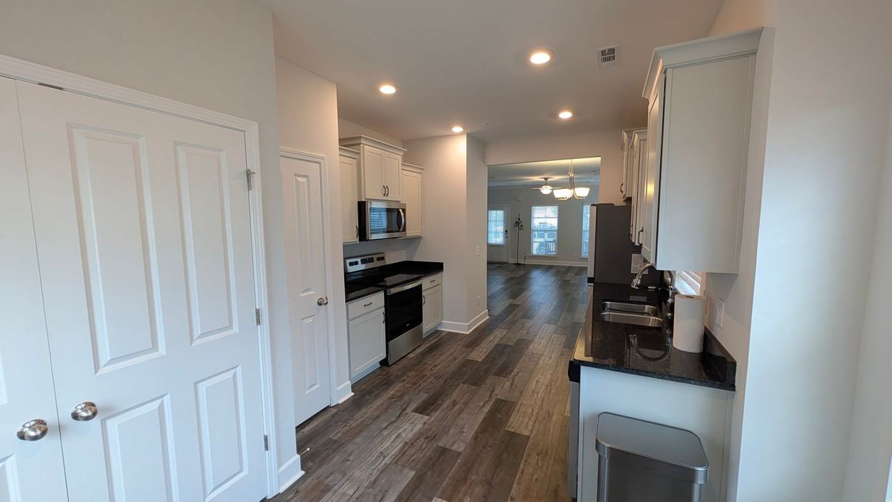 531 Farmstead Ln - Photo 6 of 27