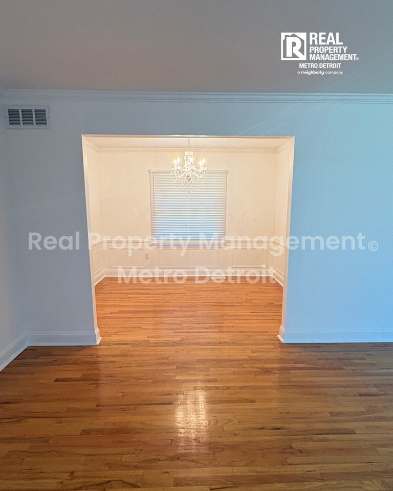 3028 Caswell Dr - Photo 6 of 33