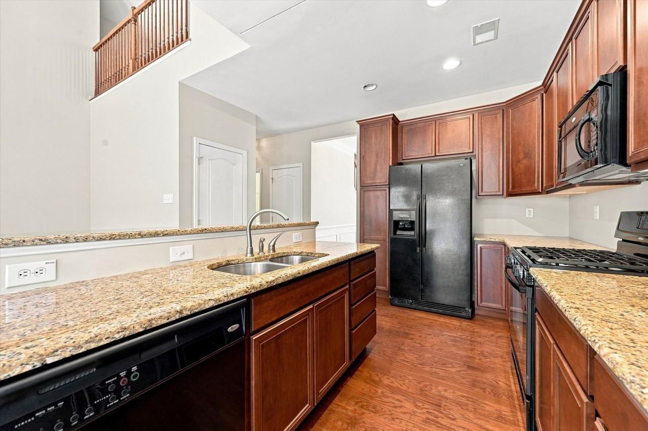 137 Stoyer Rd - Photo 7 of 28