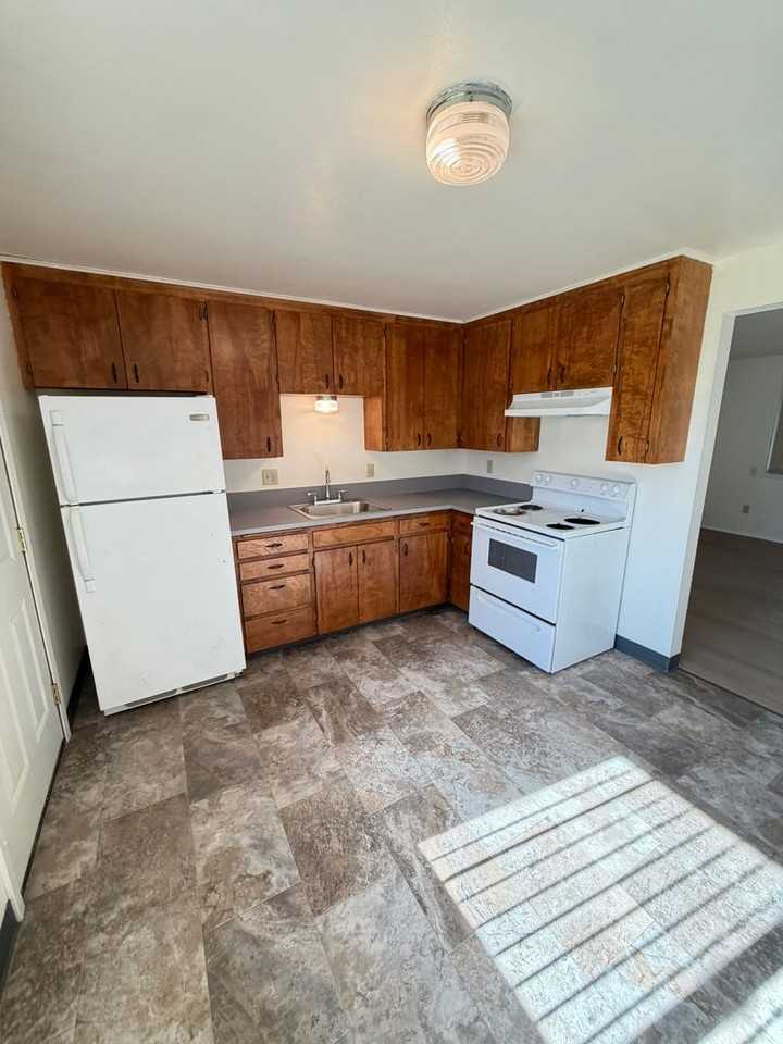 62 H St - Photo 3 of 19