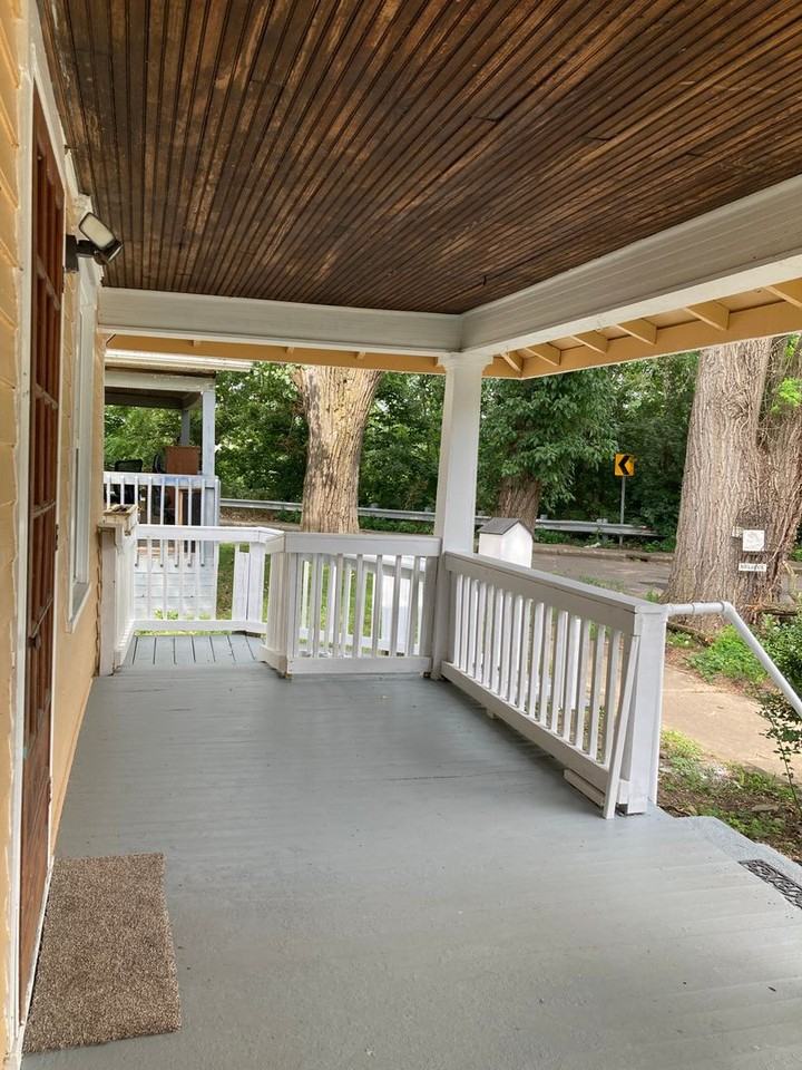 1003 W Main St - Photo 2 of 16