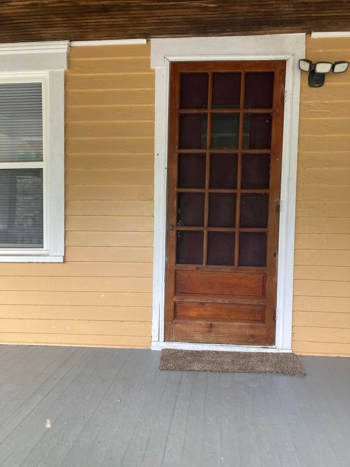 1003 W Main St - Photo 3 of 16