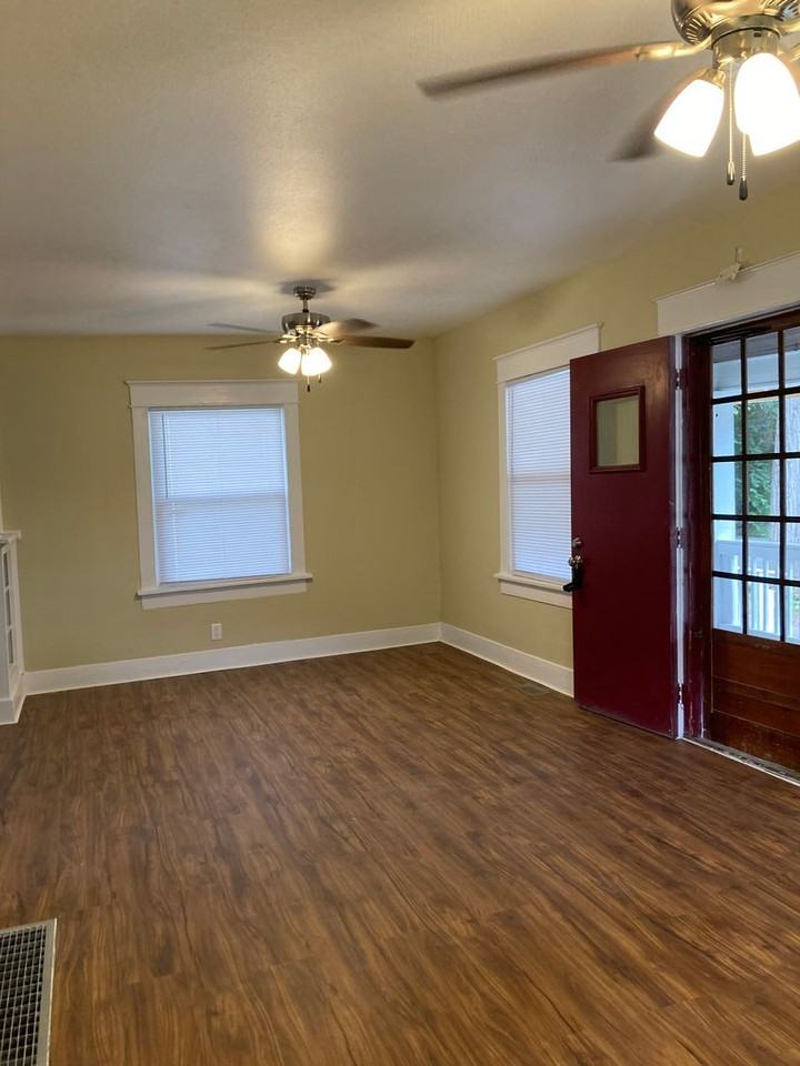 1003 W Main St - Photo 5 of 16