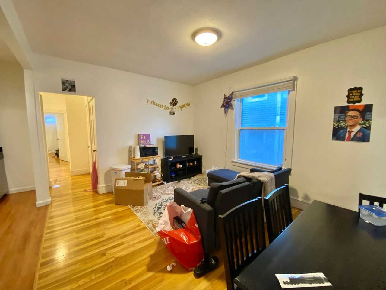 12 Higgins St - Photo 4 of 18
