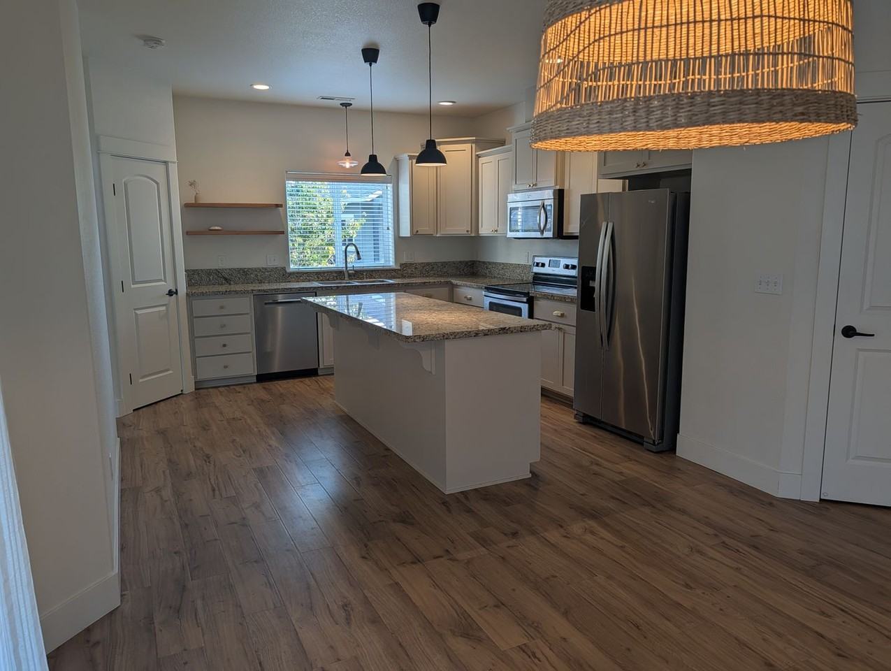 1500 Darlene Dr - Photo 2 of 16