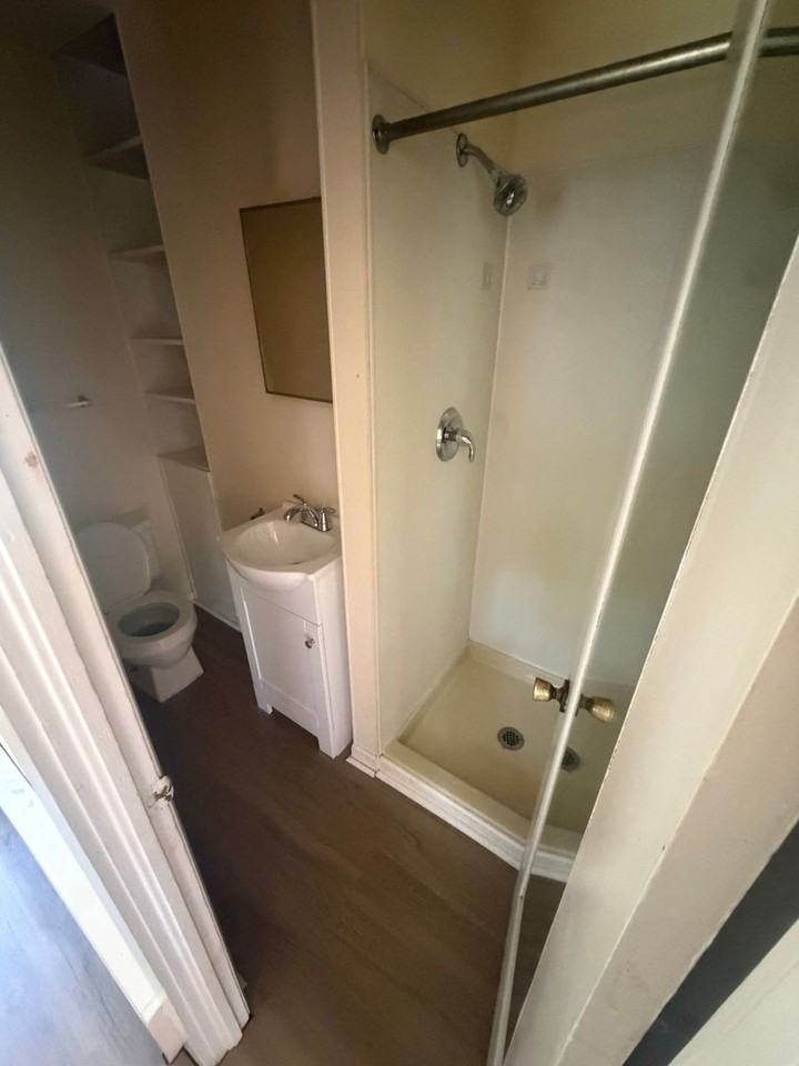 282 Manning Blvd - Photo 4 of 7