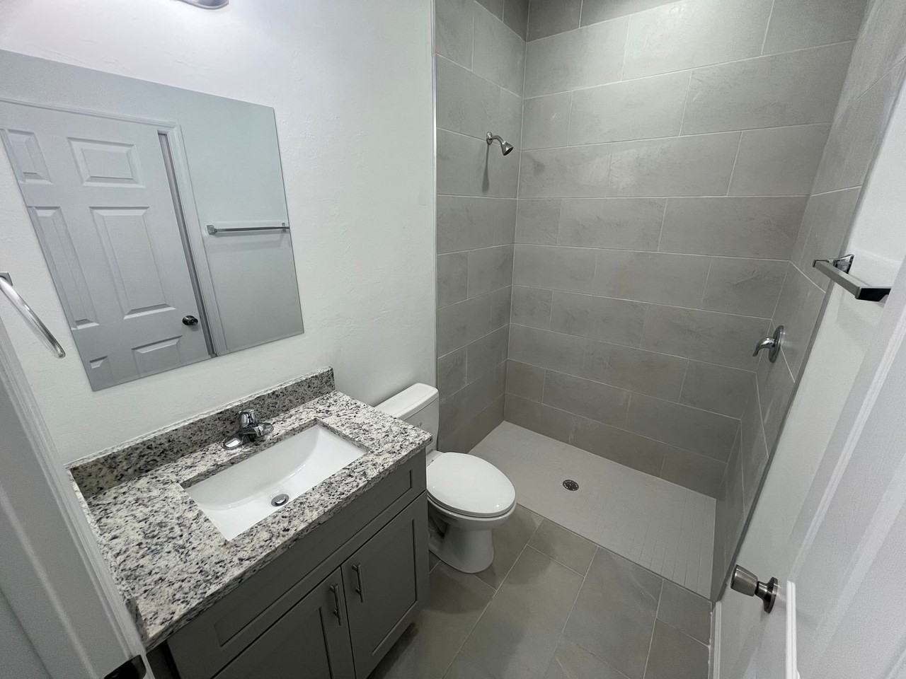 4605 Karen Ave N - Photo 7 of 12