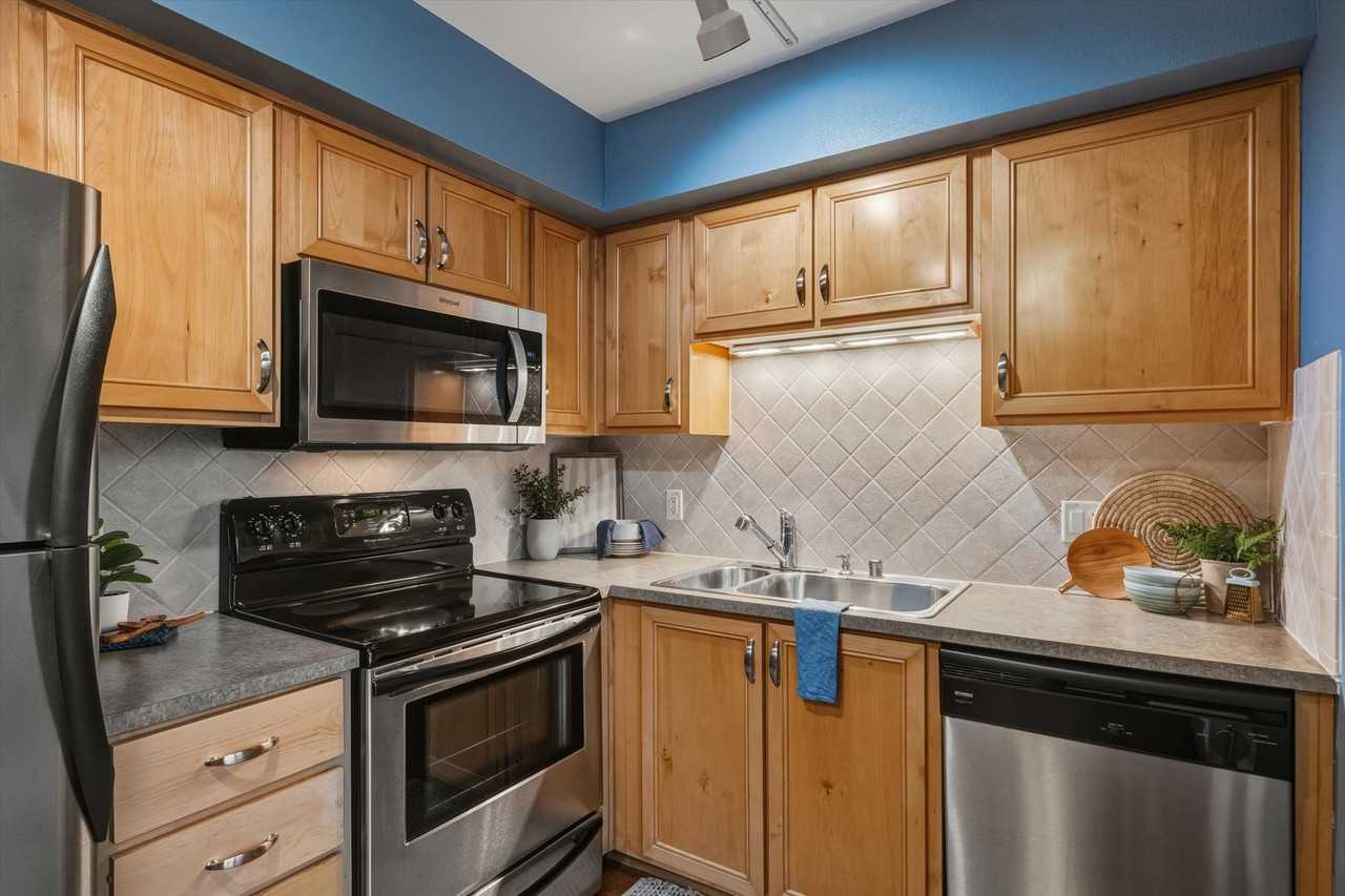 960 Harris Ave #307 - Photo 7 of 31